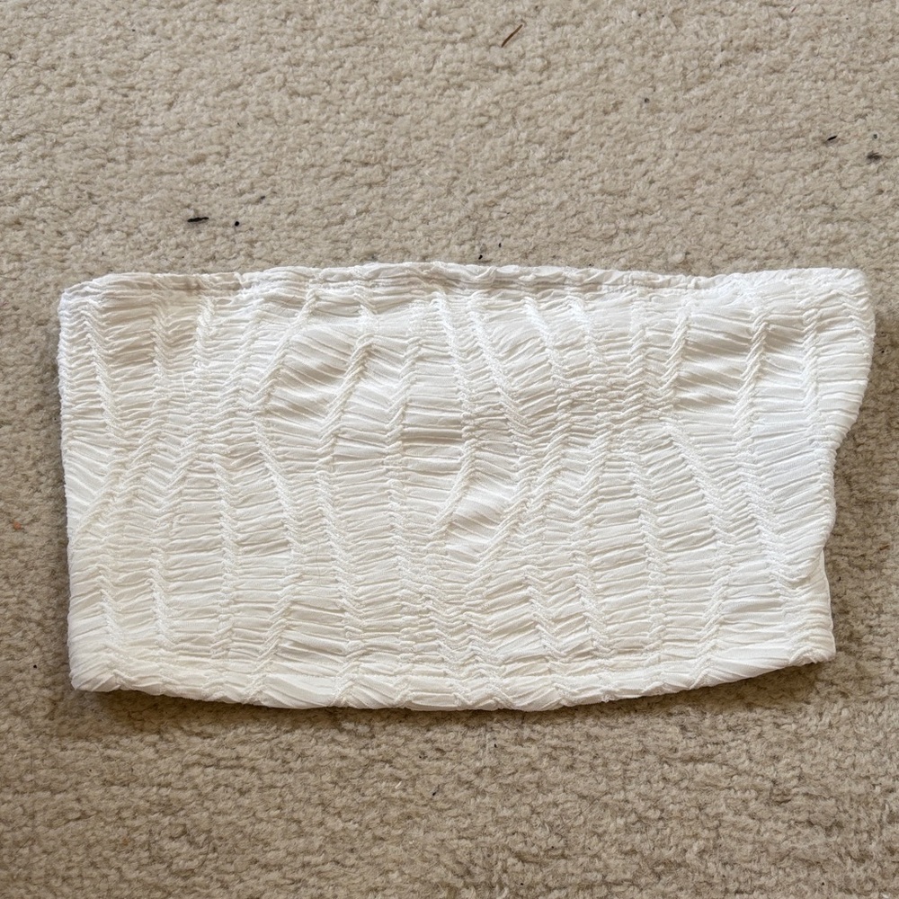 SHEIN White Textured Crop Top